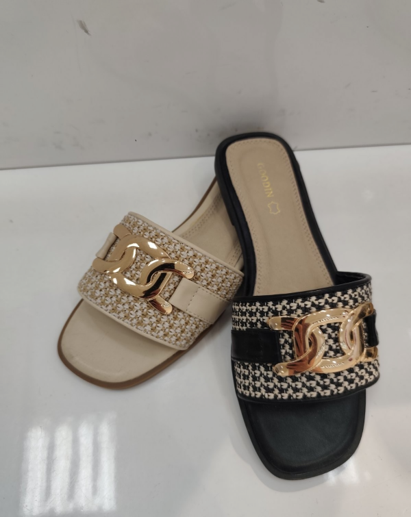 Klapki damskie Roz 36-41 / 12 par